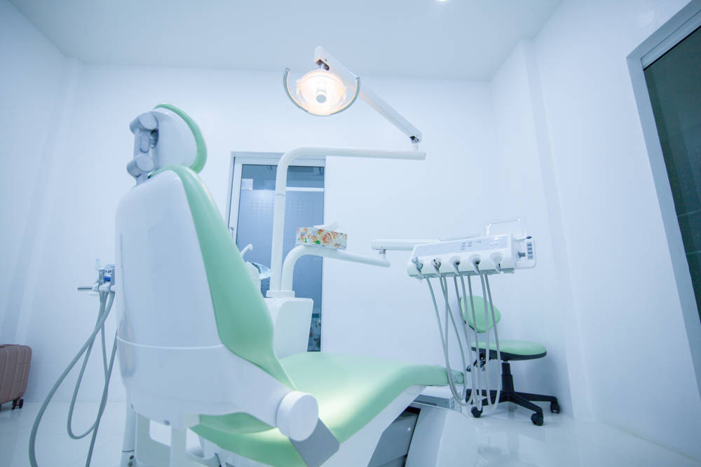 ¿Qué debe tener una buena clínica dental?
